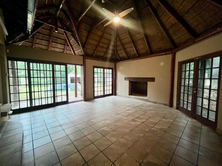 5 Bedroom Property for Sale in Safari Gardens North West